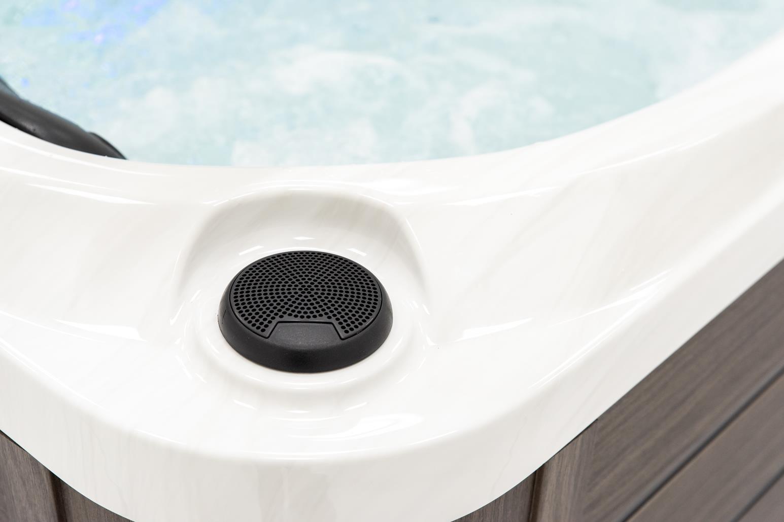 Kenya Hot Tub — изображение 10