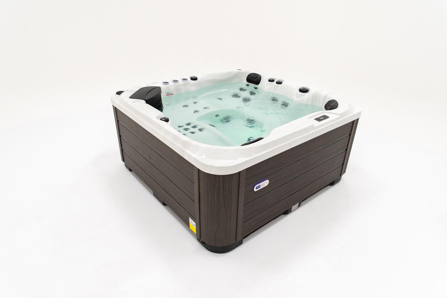 Kenya Hot Tub — изображение 11